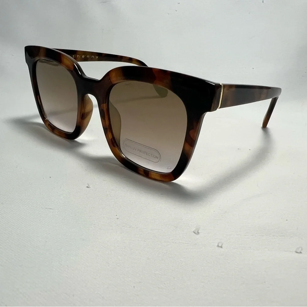 BOGO Bethanny Women’s Tortoise Square Sunglasses